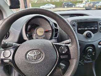 Toyota Aygo 1.0vvti x 5drs airco picture 4