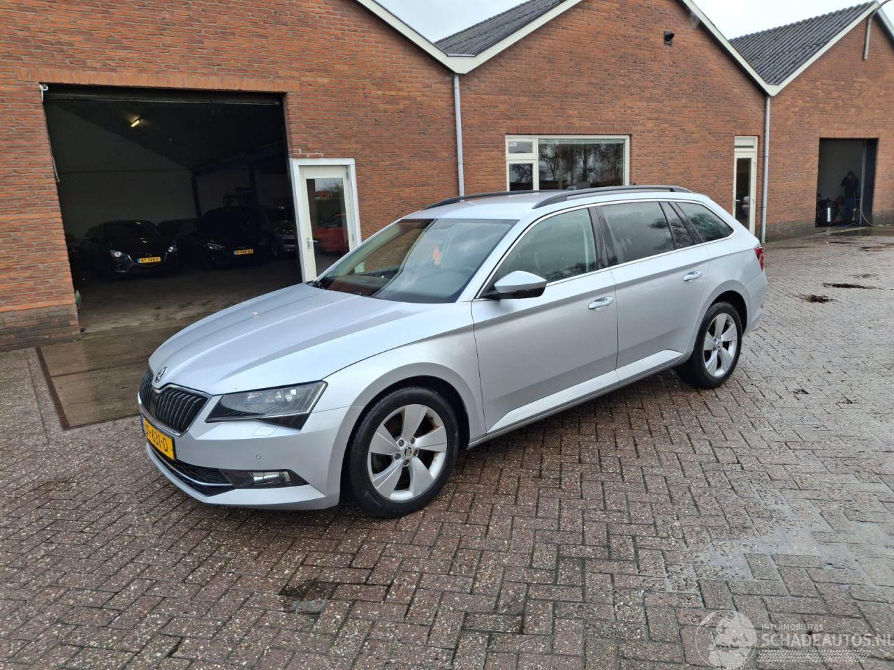 Skoda Superb 1.4 tsi automaat   clima navi