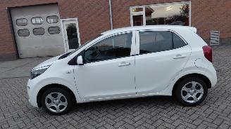 Voiture accidenté Kia Picanto 1.0i  dpi  67pk  airco 2023/11