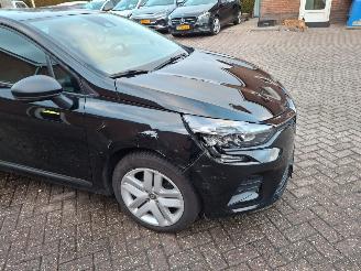 Renault Clio 0.9 tcn  zen navi picture 6