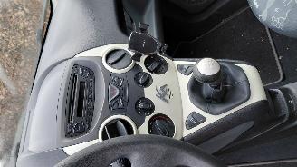 Ford Ka 1.2i  cool sound  69pk   airco picture 7