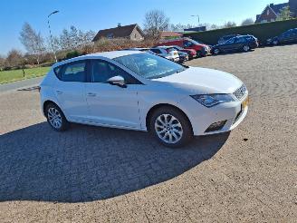 Schadeauto Seat Leon 1.2 tsi  110pk   clima 2016/4