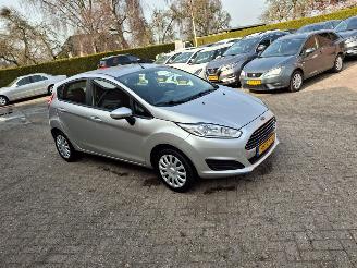 Unfallwagen Ford Fiesta 1.0i  airco 5drs navi 2016/2