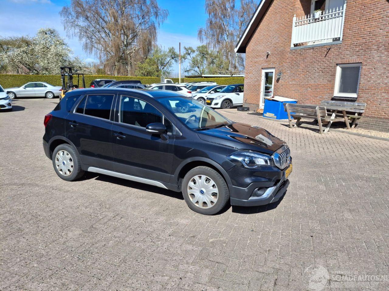 Suzuki S-Cross 1.0i  82kw  airco navi