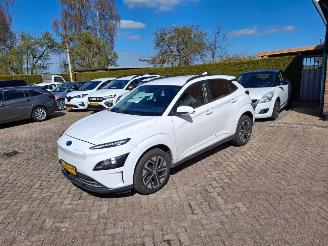 skadebil auto Hyundai Kona 64kw     accu       navi  204pk 2023/10