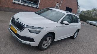 Damaged car Skoda Kamiq 1.0 tsi  81kw  5drs airco 2023/1