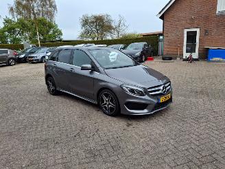Auto incidentate Mercedes B-klasse 180 1.6i  90kw pano navi 2015/2