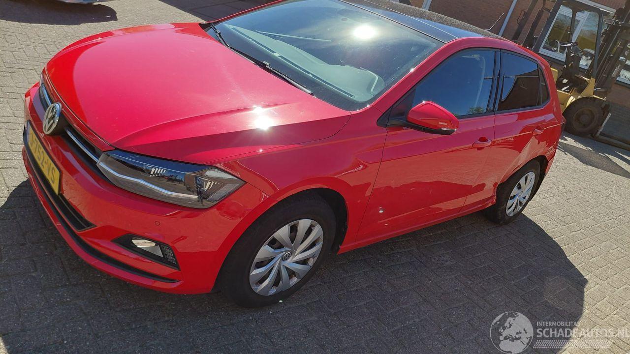 Volkswagen Polo 1.0 tsi  70kw   pano navi