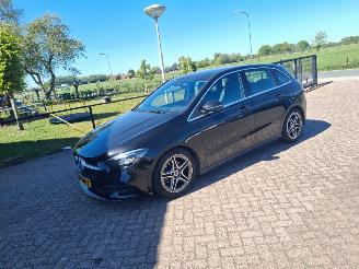 uszkodzony samochody osobowe Mercedes B-klasse 180d  116pk navi clima amg uitvoering 2019/8