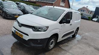 dommages fourgonnettes/vécules utilitaires Toyota Proace 1.5 d4d   99pk 3 zitter  navi 2020/2