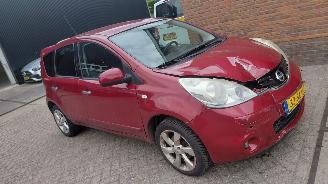 Schadeauto Nissan Note 1.6i  81kw automaat 2011/10