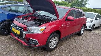 krockskadad bil auto Mitsubishi ASX 1.6i  117pk   clima navi 2019/12