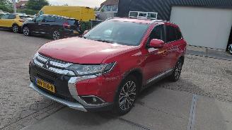 Schadeauto Mitsubishi Outlander 2.0i  150pk automaat   clima navi 2017/1
