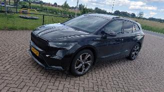 krockskadad bil auto Skoda Enyaq 150kw  sportline     80kw accu  navi 2023/5