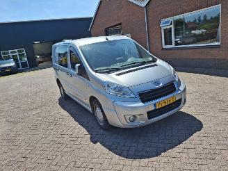 dommages fourgonnettes/vécules utilitaires Peugeot Expert 1.6 hdi  90pk navi airco    3 zitter 2016/1