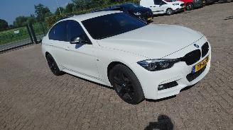 Unfallwagen BMW 3-serie 318i  m sports clima 2018/9