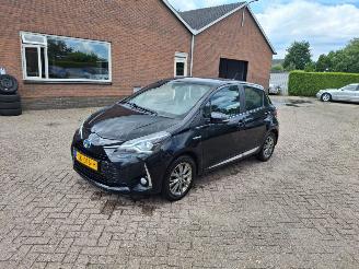 Vaurioauto  passenger cars Toyota Yaris 1.5 HYBRID    navi 2018/4