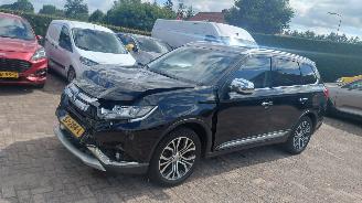 uszkodzony samochody osobowe Mitsubishi Outlander 2.0 i  150pk automaat    navi clima 2018/4