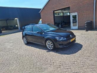 Schadeauto Volkswagen Golf 1.2 tsi  105pk automaat   navi clima 2014/12
