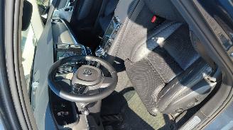 Volvo V-90 2.0 t8  plug in awd  pano   310pk picture 8