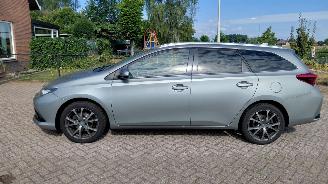 krockskadad bil auto Toyota Auris 1.2i  85kw   navi  clima 2016/2