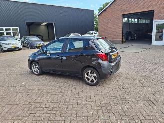 krockskadad bil auto Toyota Yaris 1.5 hybrid  clima navi 2016/12