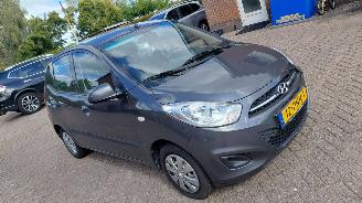 Schadeauto Hyundai I-10 1.1i 69pk airco 5drs 2011/2
