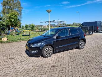 krockskadad bil auto Volkswagen Polo 1.0i 70kw 5drs airco 2017/1
