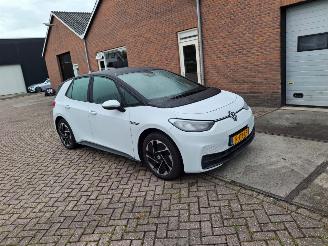 krockskadad bil auto Volkswagen ID.3 pro  58kwh    150kw navi 2022/10