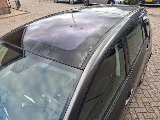 krockskadad bil auto Toyota Verso 1.8 vtti  147pk navi clima 2010/6