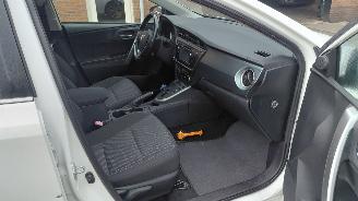 Toyota Auris 1.8 hybrid   73kw pano  navi clima picture 5