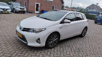 Voiture accidenté Toyota Auris 1.8 hybrid   73kw pano 2013/10