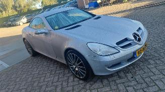 skadebil auto Mercedes SLK 200k automaat  163pk clima 2004/7