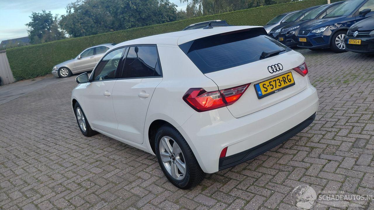Audi A1 1.0i 5drs   95pk navi   airco