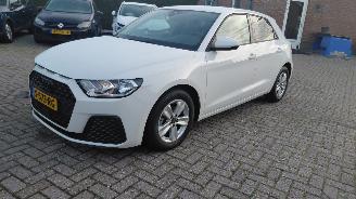 uszkodzony samochody osobowe Audi A1 1.0i 5drs   95pk navi   airco 2023/3