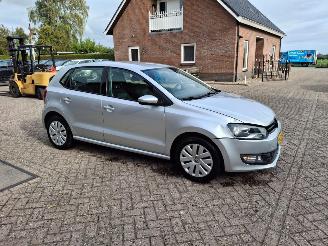 Voiture accidenté Volkswagen Polo 1.2 tsi  66kw edition   navi airco 2013/7