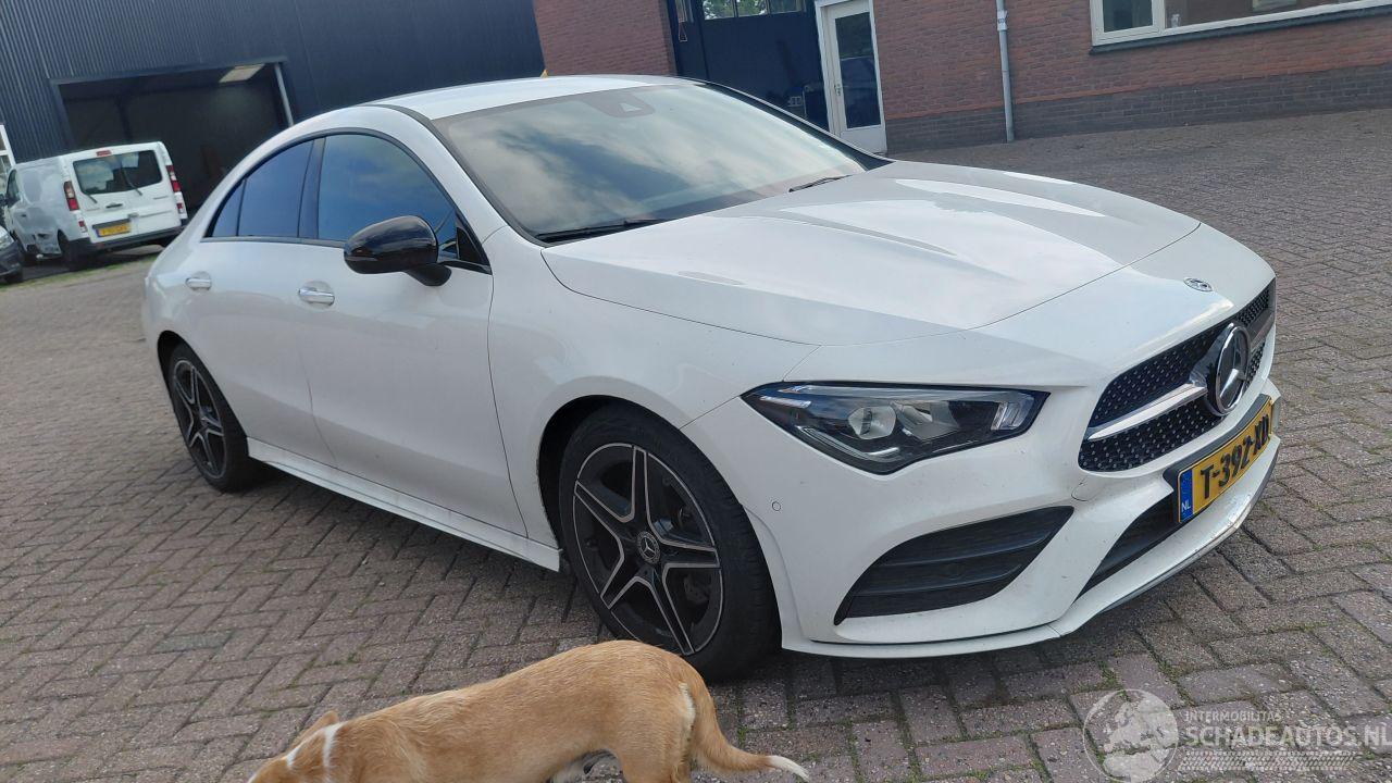 Mercedes Cla-klasse 200 amg line 163pk  navi clima