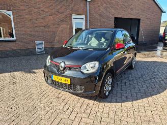 krockskadad bil auto Renault Twingo 1.0 sce  limited  5drs airco 2021/5