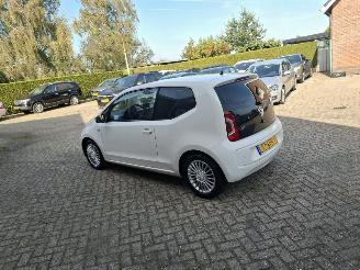 Schadeauto Volkswagen Up! 1.0i hig up   navi airco 2012/5