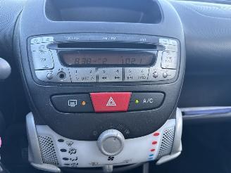 Peugeot 107 1.0 ACTIVE AIRCO RIJDBARE SCHADE! BOUWJAAR 2013  2100 EURO picture 12
