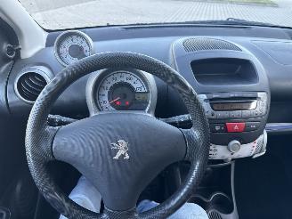 Peugeot 107 1.0 ACTIVE AIRCO RIJDBARE SCHADE! BOUWJAAR 2013  2100 EURO picture 11