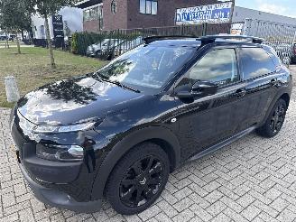 uszkodzony samochody osobowe Citroën C4 cactus 1.2 SHINE AUTOMAAT MET KRASJES BOUWJAAR 2015 5900 EURO 2015/10