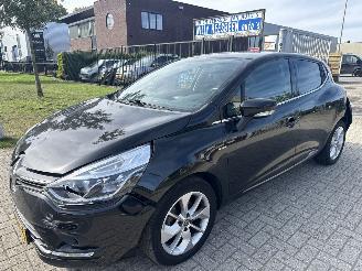 Voiture accidenté Renault Clio 0.9 LIMITED RIJDBARE SCHADE! 113117 KM BOUWJAAR 2018 6150 EURO 2018/3