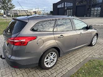 Ford Focus 1.0 TREND EDITION LICHTE SCHADE! BOUWJAAR 2015  3750 EURO picture 4