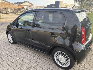 Volkswagen Up! 1.0 HIGH UP! BOUWJAAR 2013 LICHTE SCHADE 3700 EURO picture 2