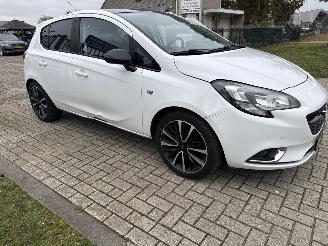 Voiture accidenté Opel Corsa 1.4 AUTOMAAT COLOR EDITION RIJDBAAR BOUWJAAR 2015  3750 EURO 2015/6