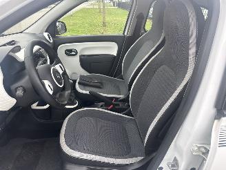 Renault Twingo 1.0SCe LICHTE RIJDBARE SCHADE! BOUWJAAR 2017 88000 KM 4250 EURO picture 9