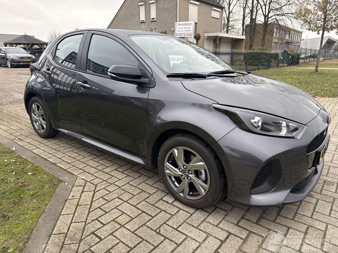 Mazda 2 2 HYBRID 1.5 EXCLUSIVE-LINE AUTOMAAT BOUWJAAR 2024 12950 EURO