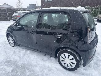 Volkswagen Up! 1.0 BLEUMOTION LICHTE SCHADE! 151000 KM BOUWJAAR 2019 5500 EURO picture 3