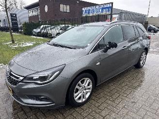 skadebil auto Opel Astra 1.4 TURBO BUSINESS EXCUTIVE LICHTE SCHADE! BOUWJAAR 2017 5350 2017/12